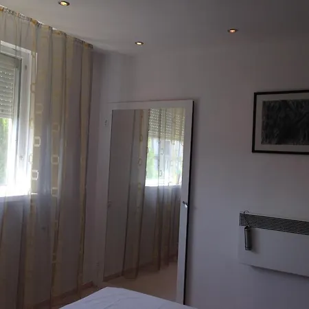Grand Residenz Mamaia ヴィラ ナボダリ