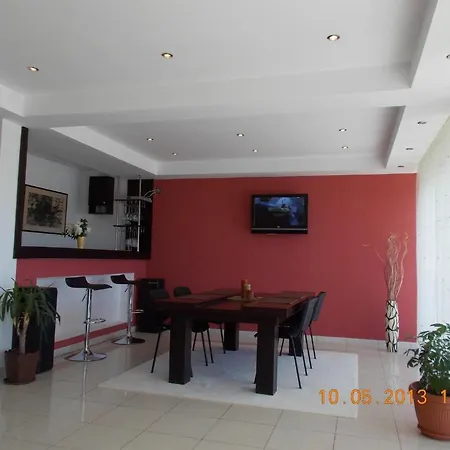 Grand Residenz Mamaia ヴィラ ナボダリ